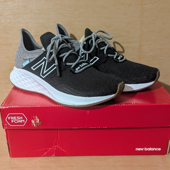 New Balance Women's Black and Gray Running Shoes - Picture 13 of 13